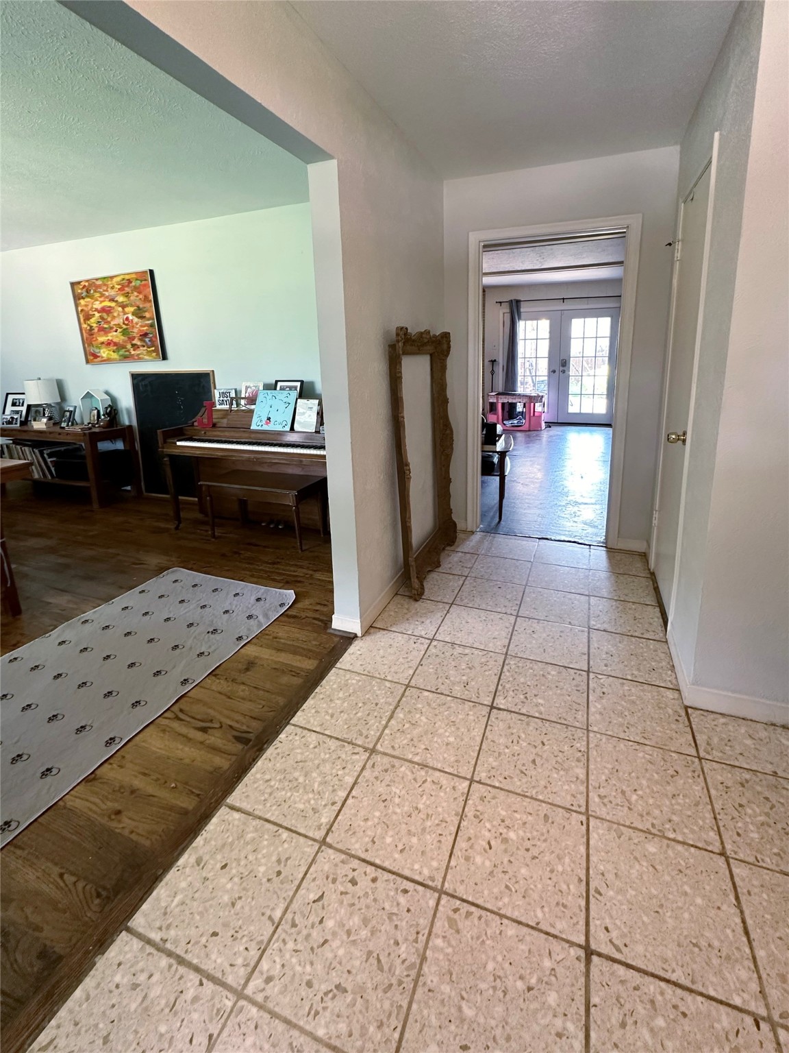 8325 Londonderry Lane