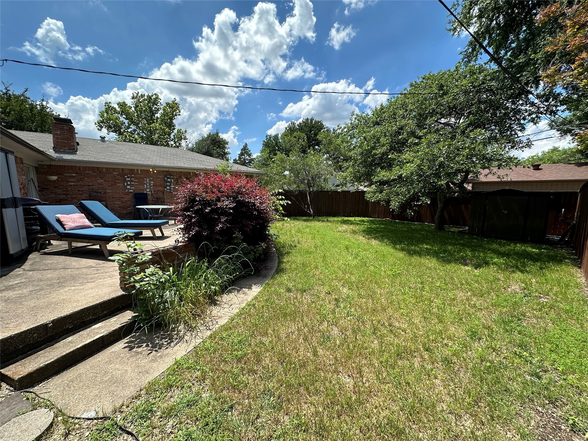 8325 Londonderry Lane