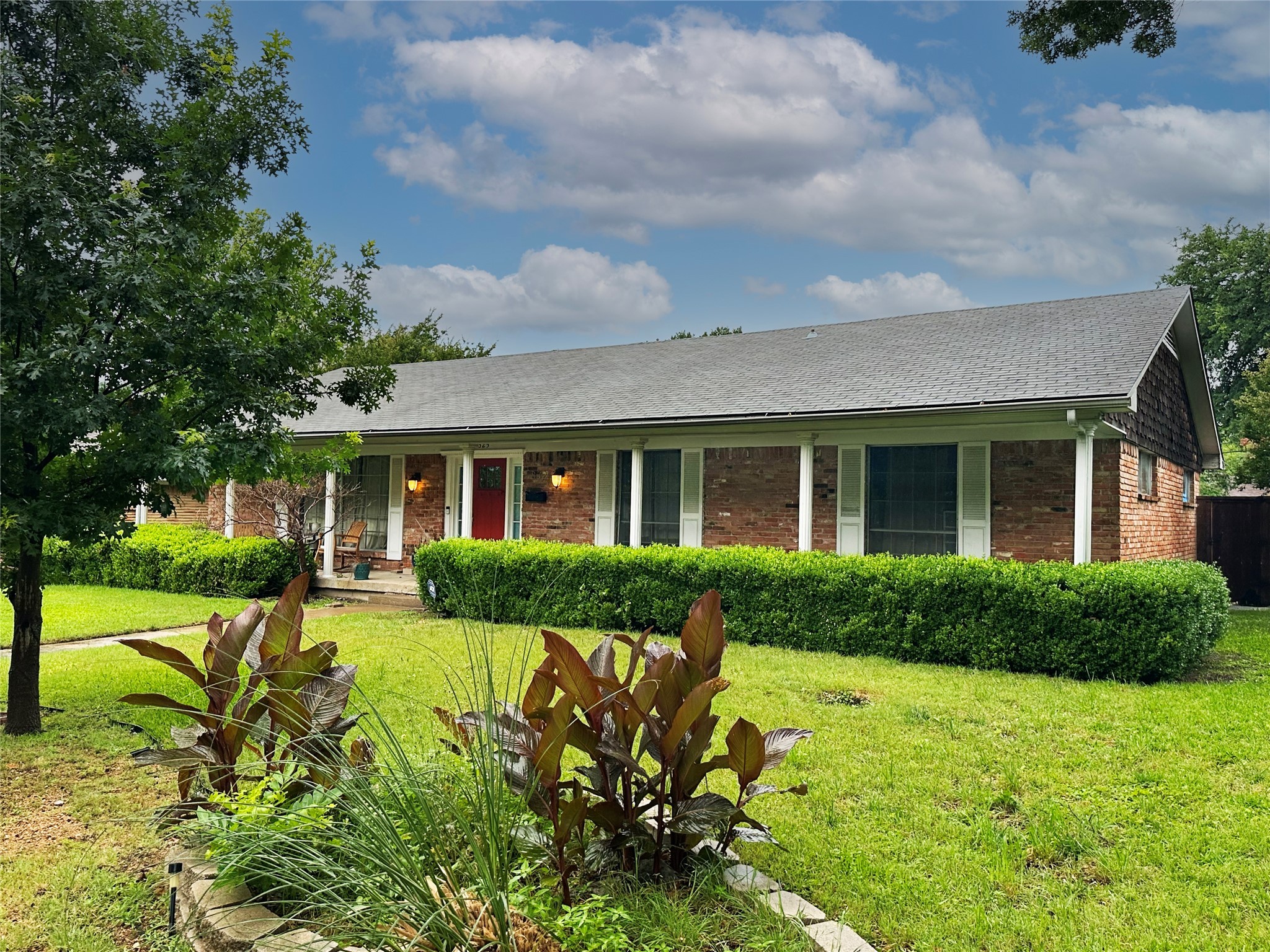 8325 Londonderry Lane