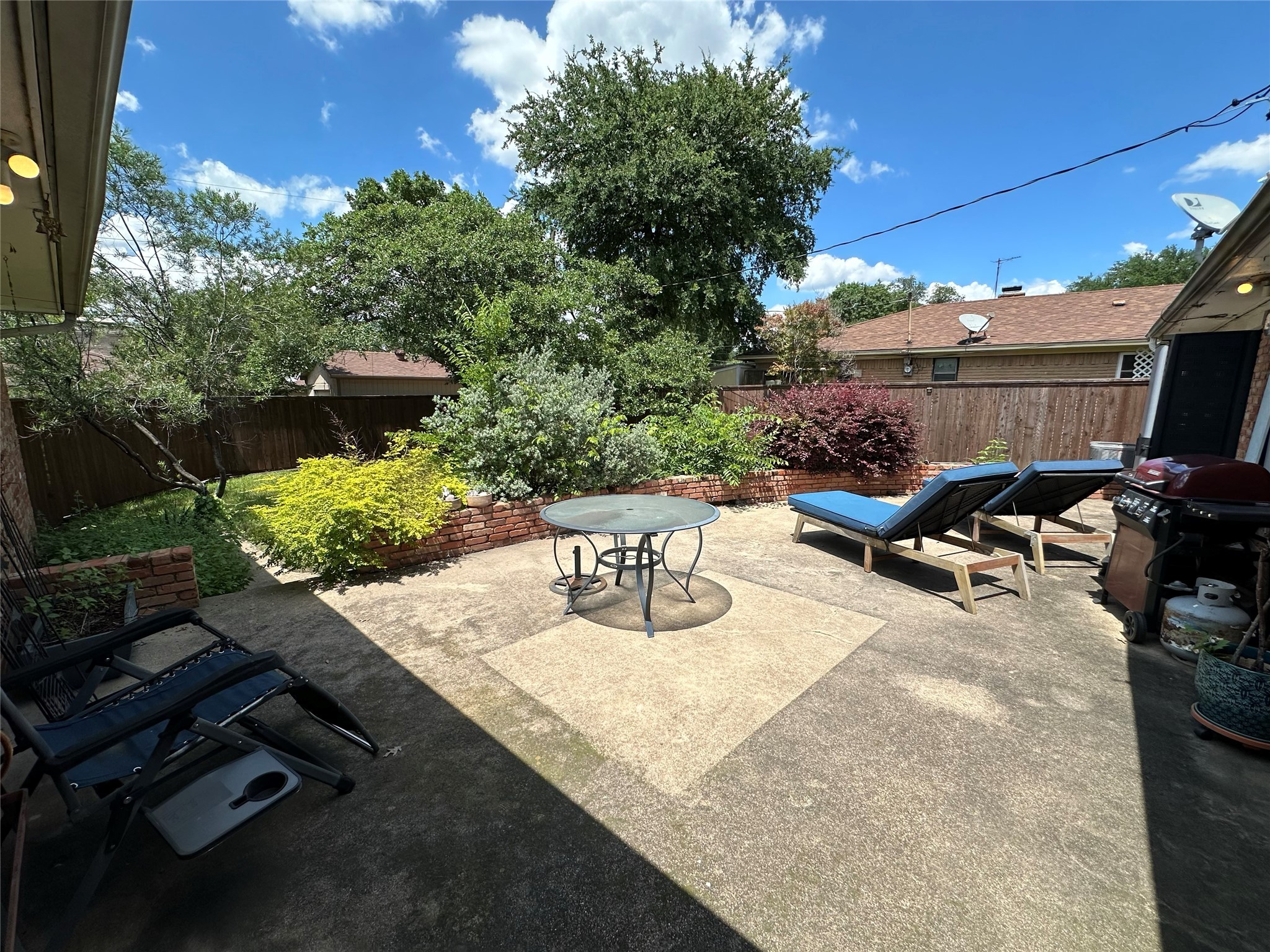 8325 Londonderry Lane