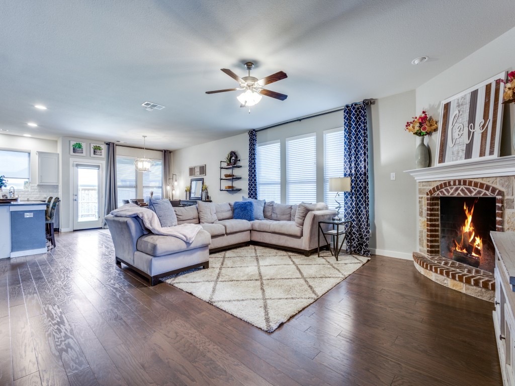 4119 Lightcreek Lane