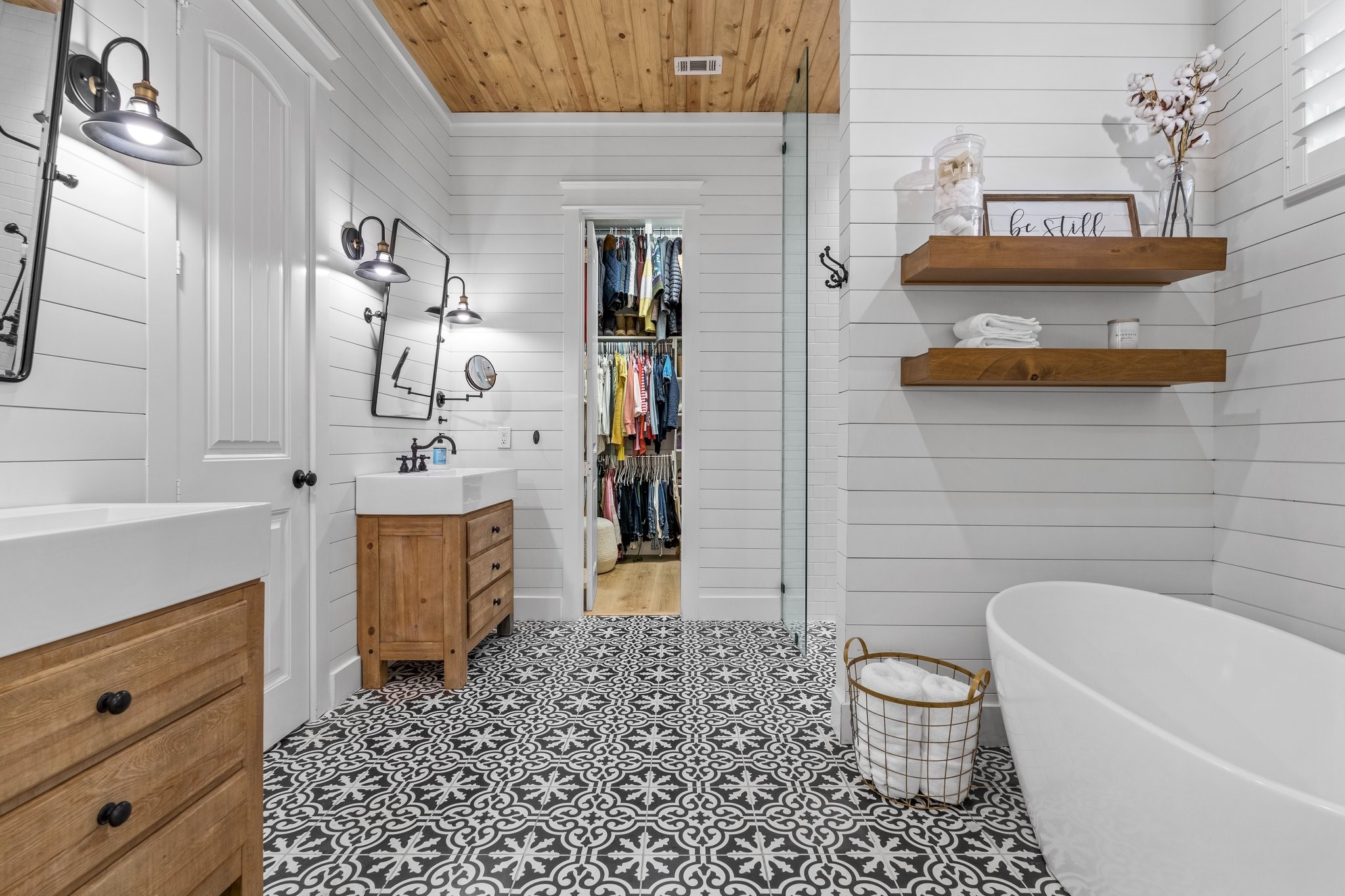 2100 Tremont Boulevard