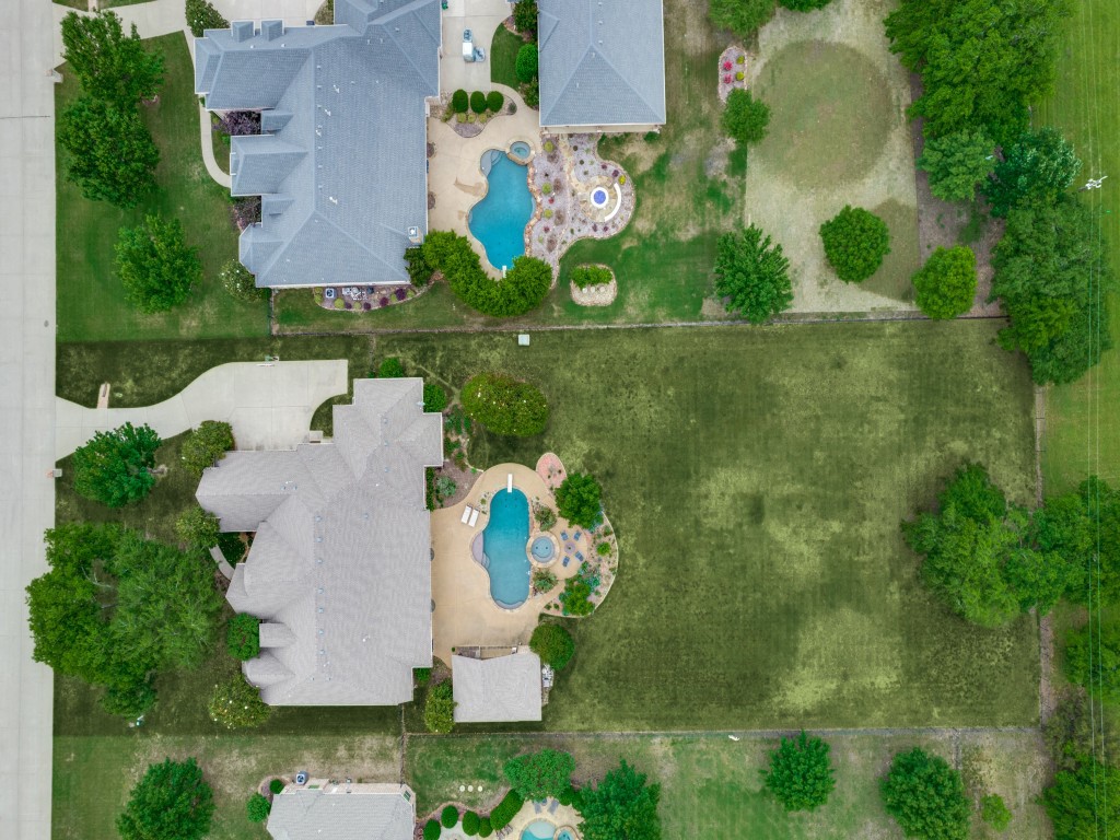 3206 Twin Lakes Drive