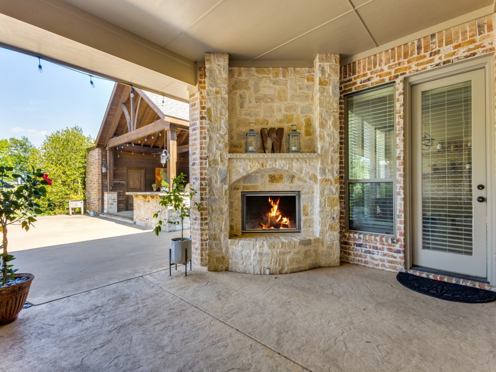 3206 Twin Lakes Drive