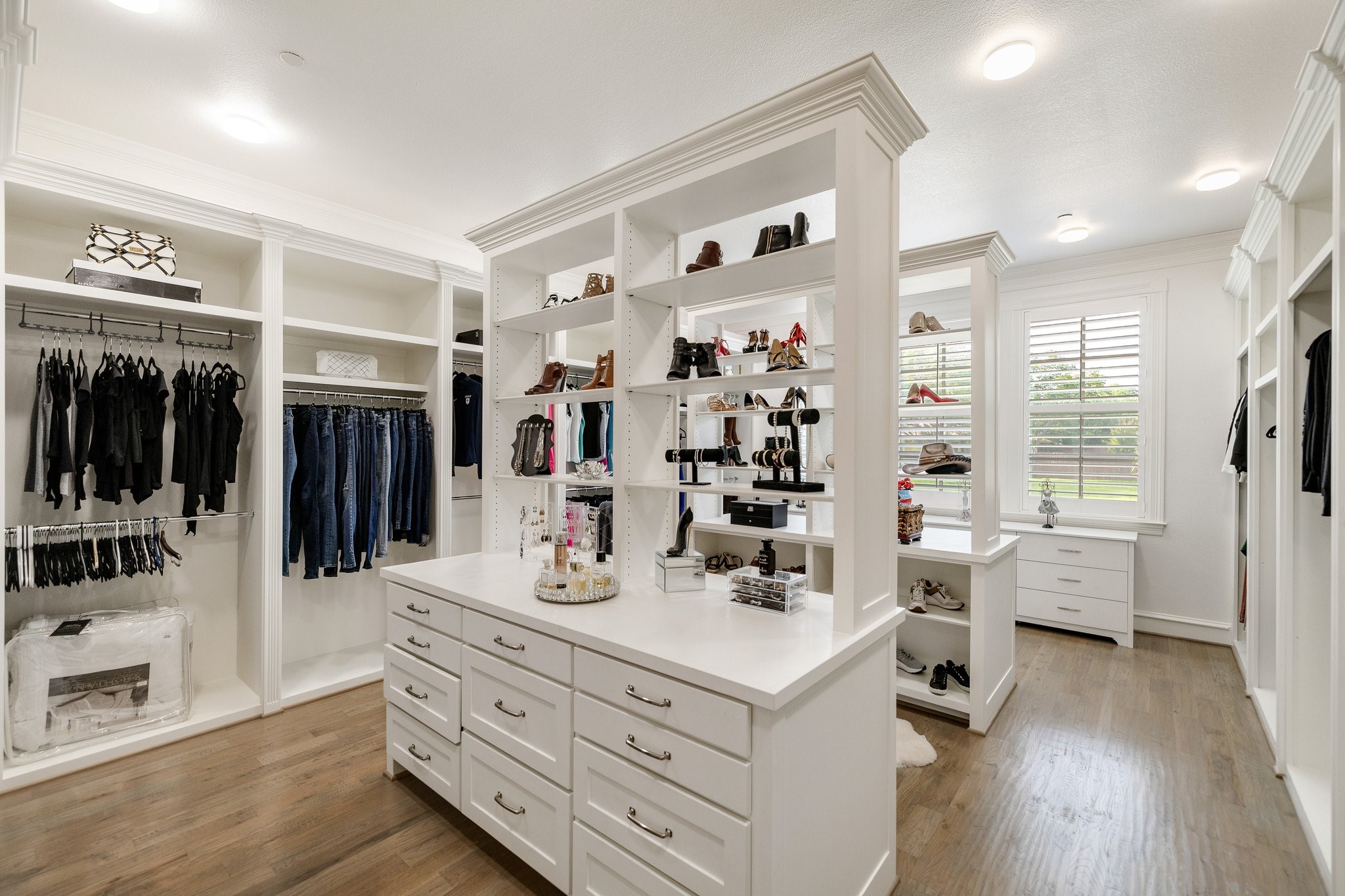 6108 Joyce Way