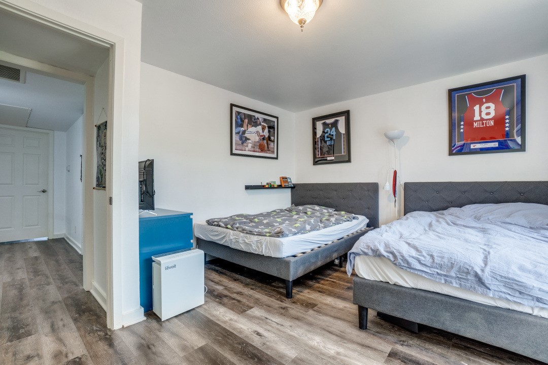 7430 W Northwest Highway 9