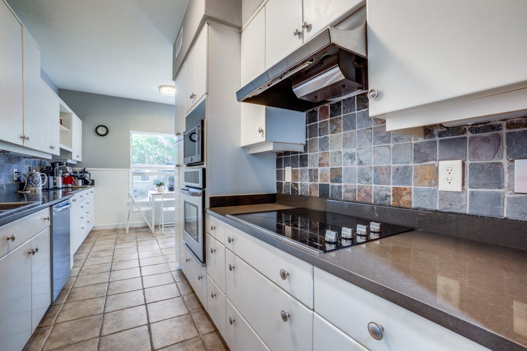 7430 W Northwest Highway 9