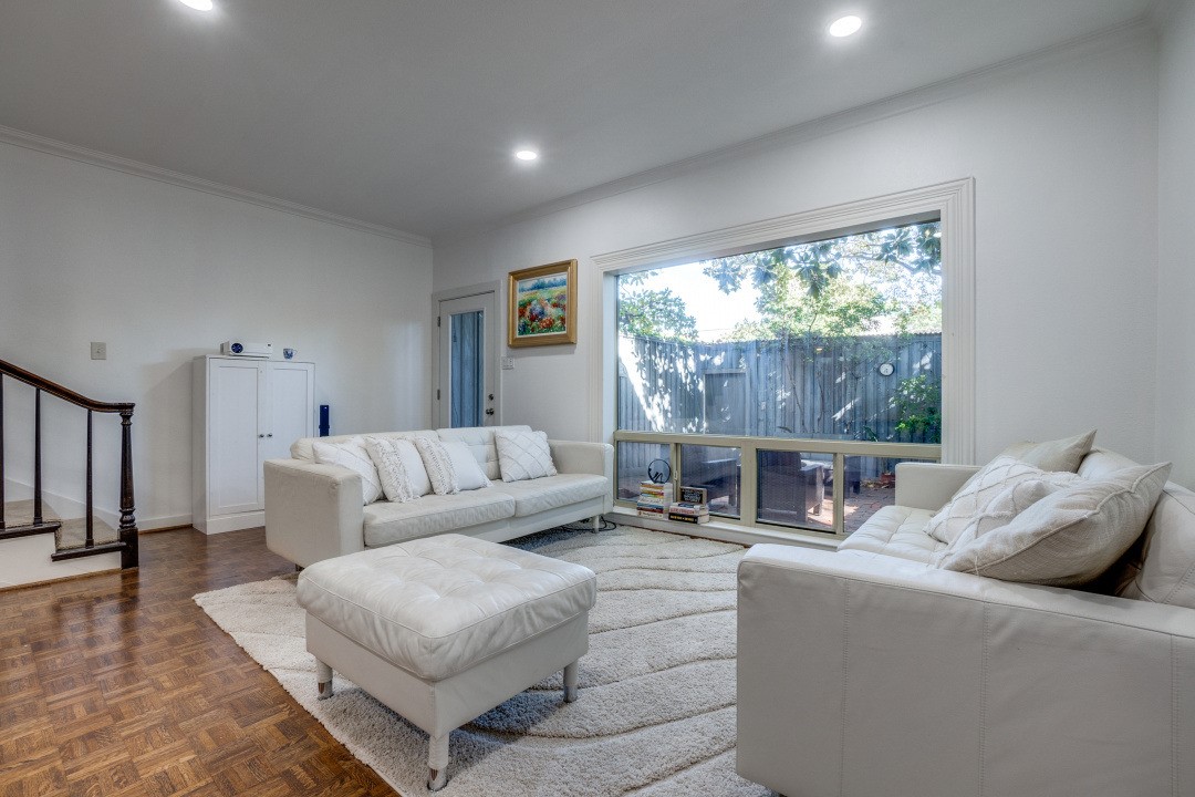 7430 W Northwest Highway 9