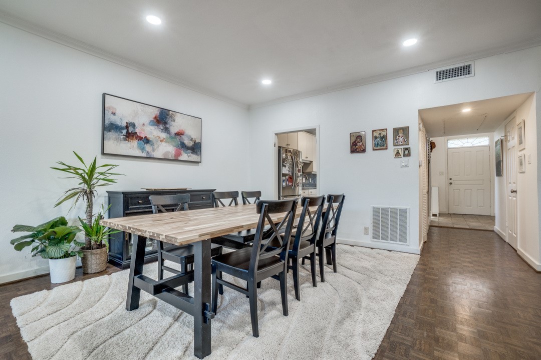 7430 W Northwest Highway 9