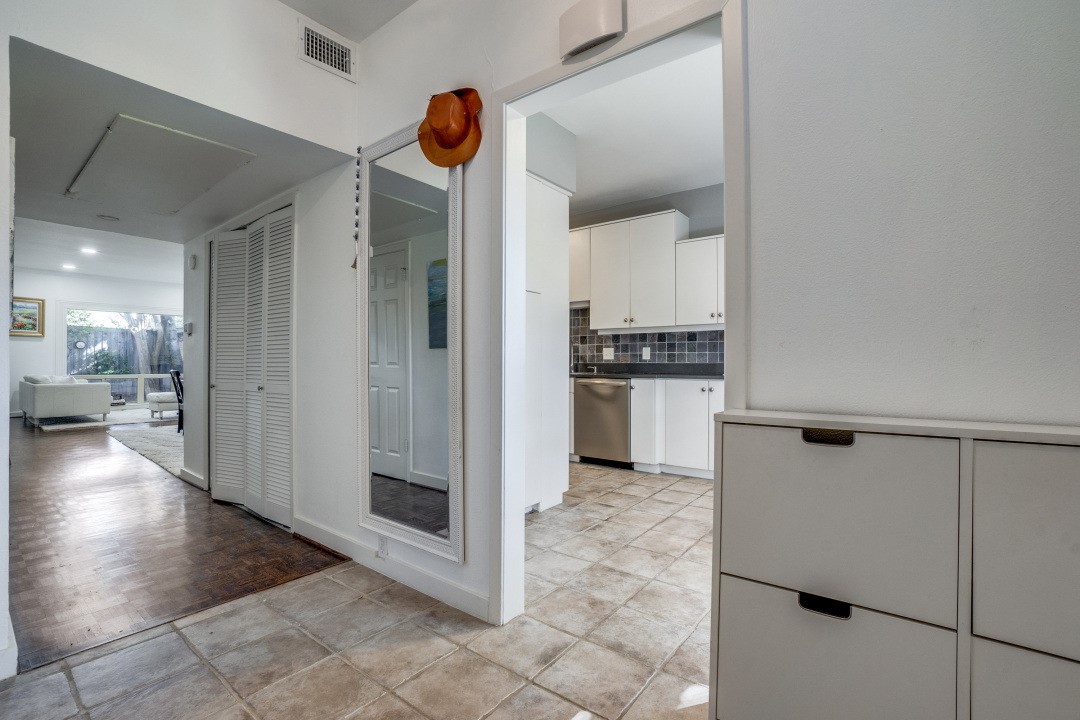 7430 W Northwest Highway 9