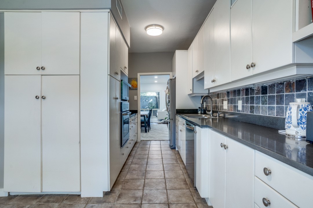 7430 W Northwest Highway 9