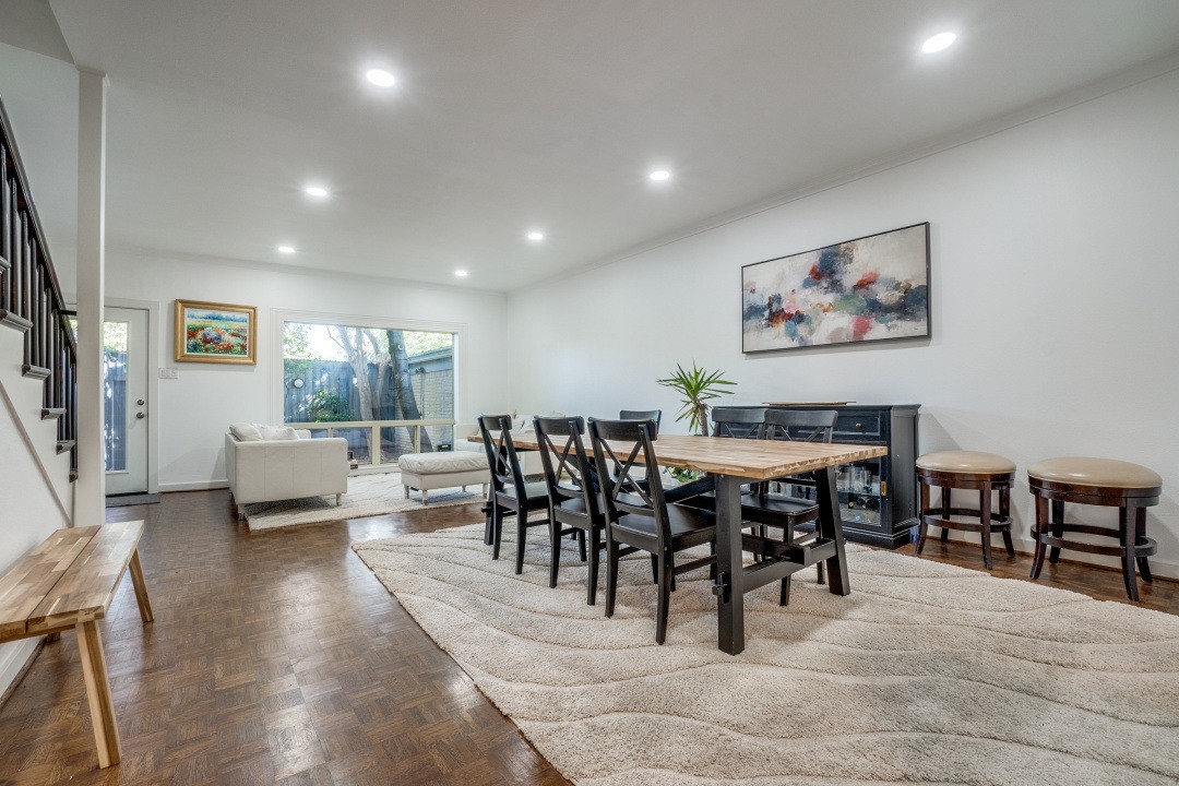 7430 W Northwest Highway 9