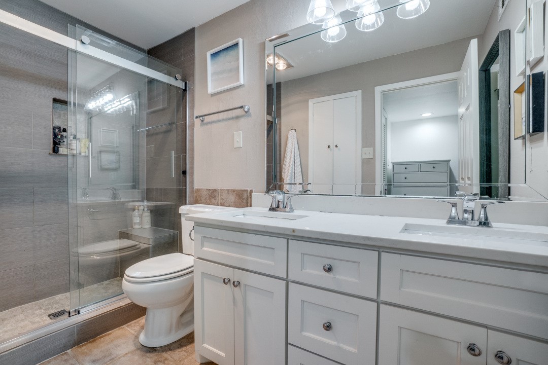 7430 W Northwest Highway 9