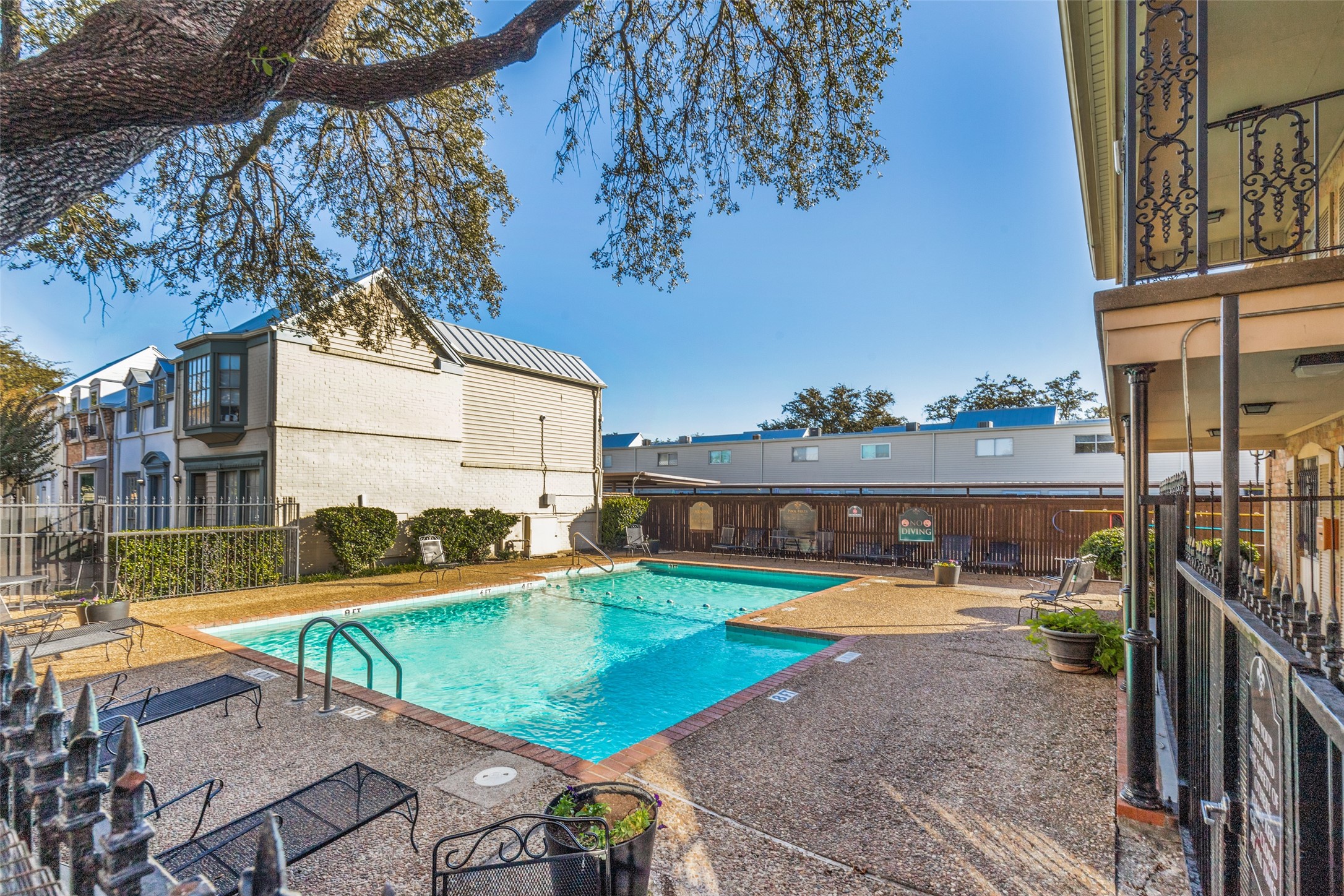 9843 Park Lane Court