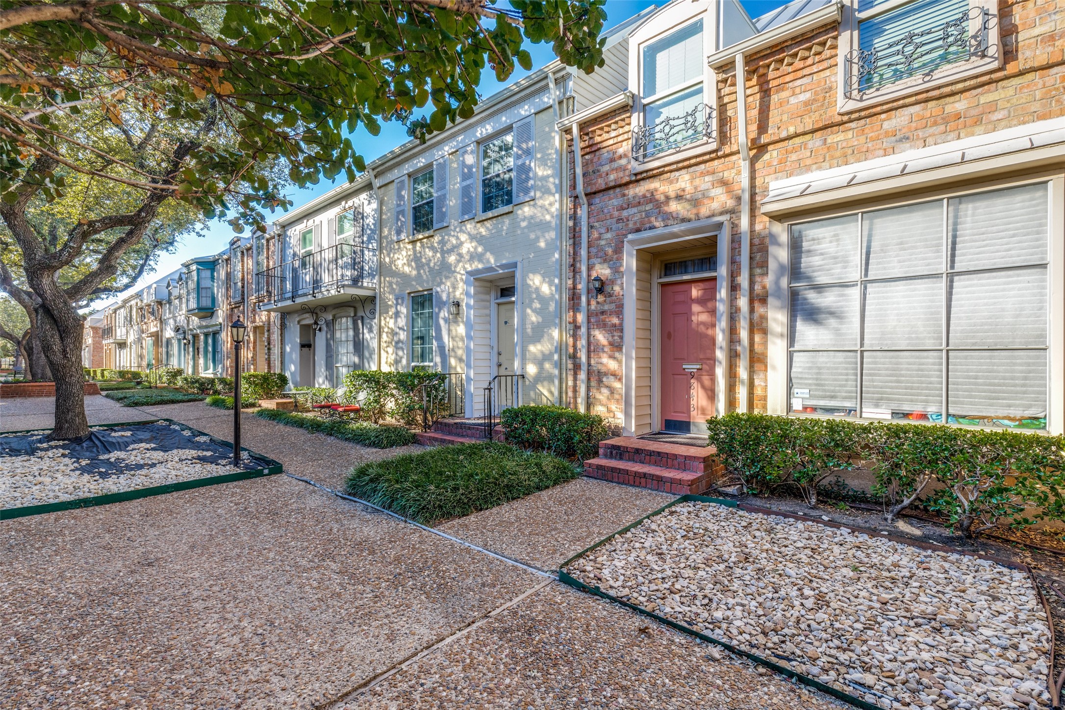 9843 Park Lane Court