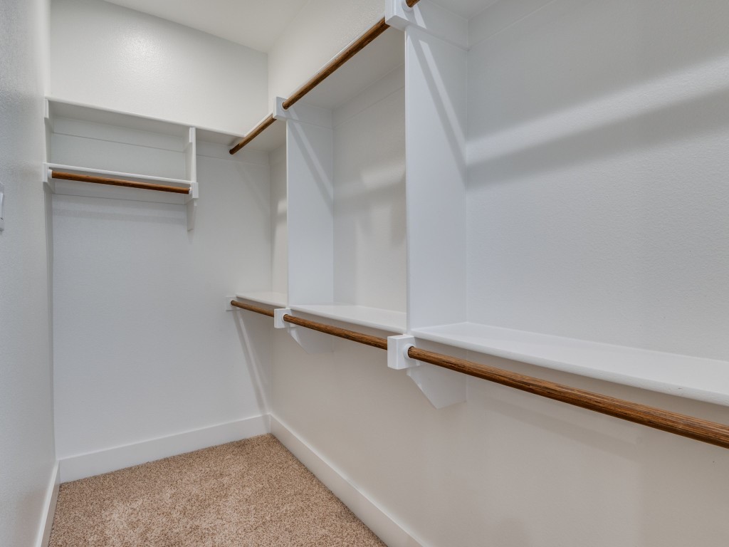 804, 810, 818, 820 Eagles cliffe Landing