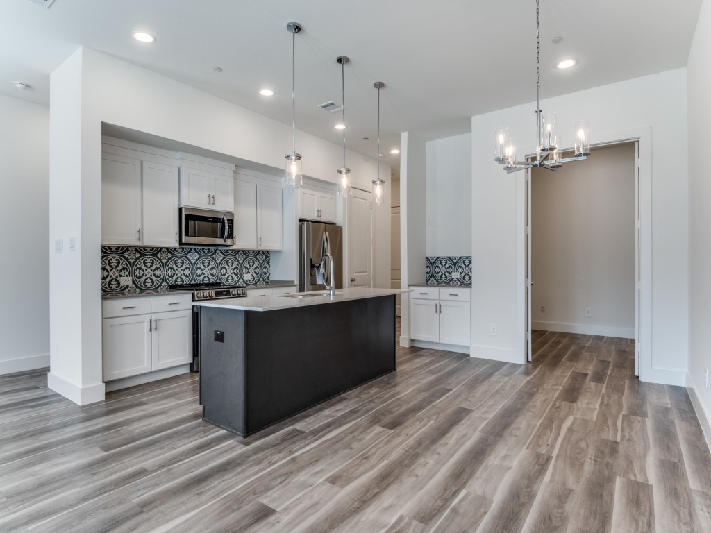 804, 810, 818, 820 Eagles cliffe Landing