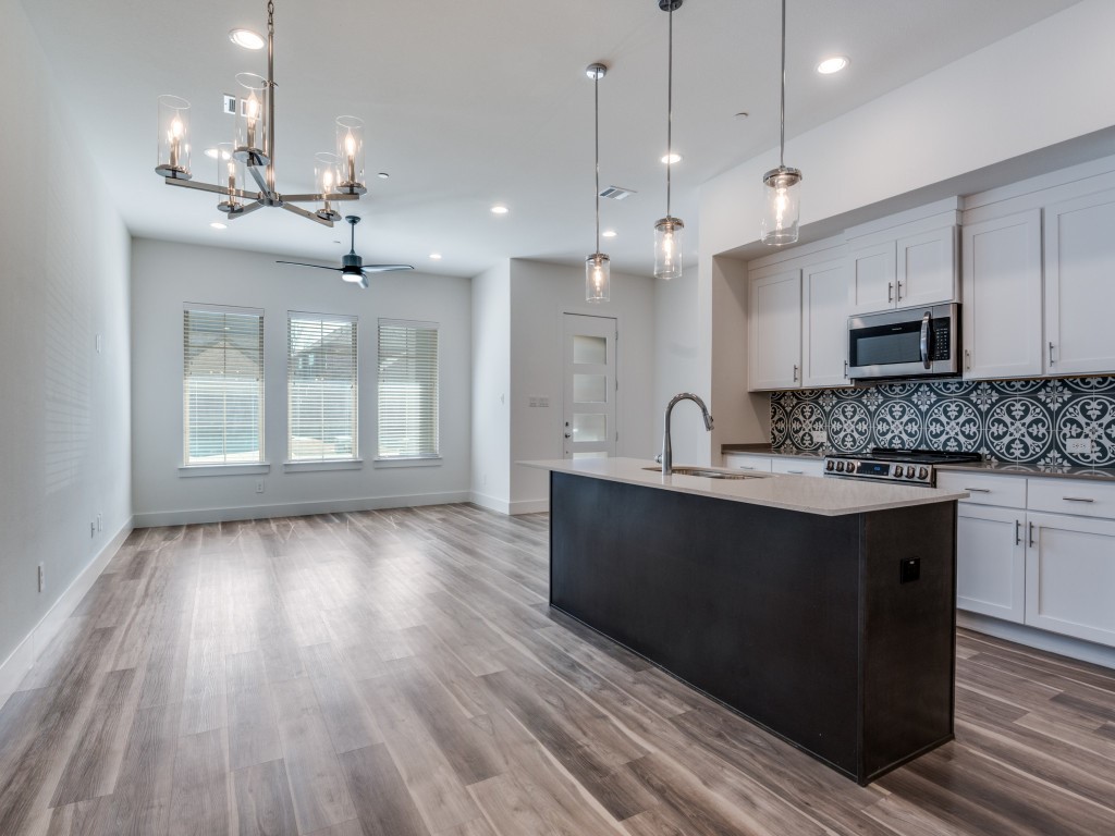 804, 810, 818, 820 Eagles cliffe Landing