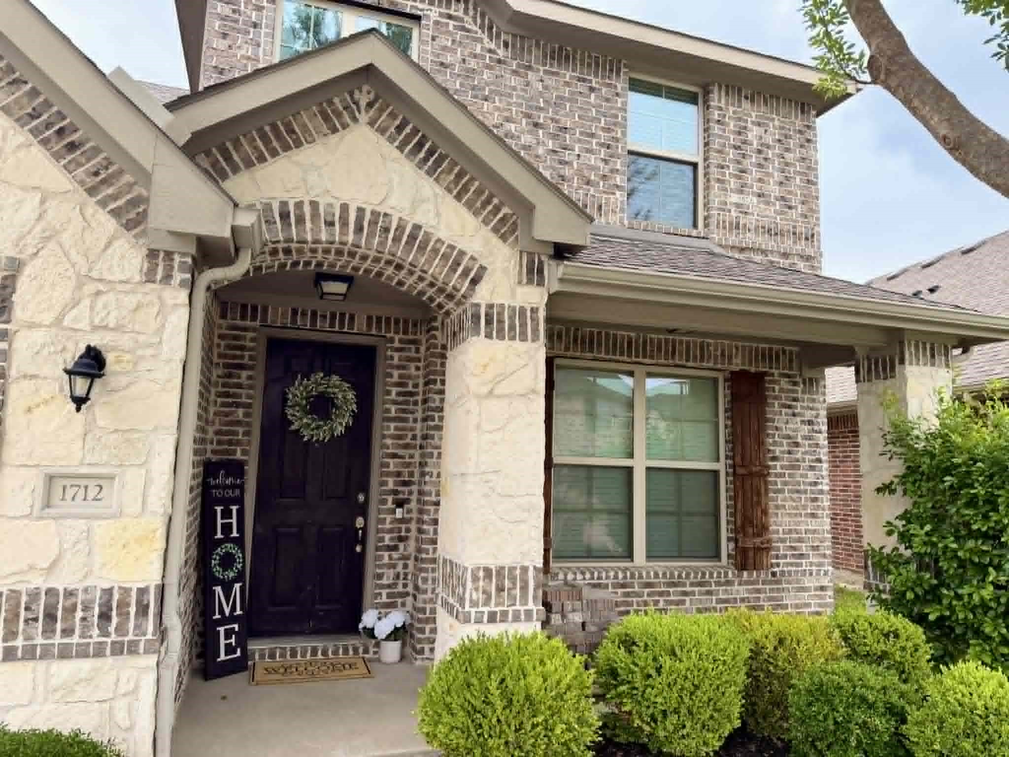 1712 Jessie Lane