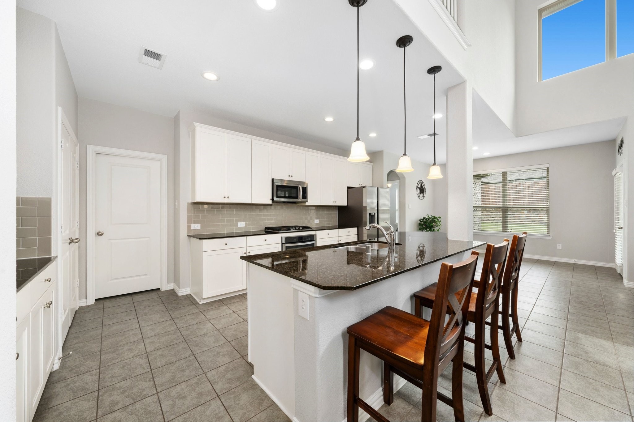1712 Jessie Lane