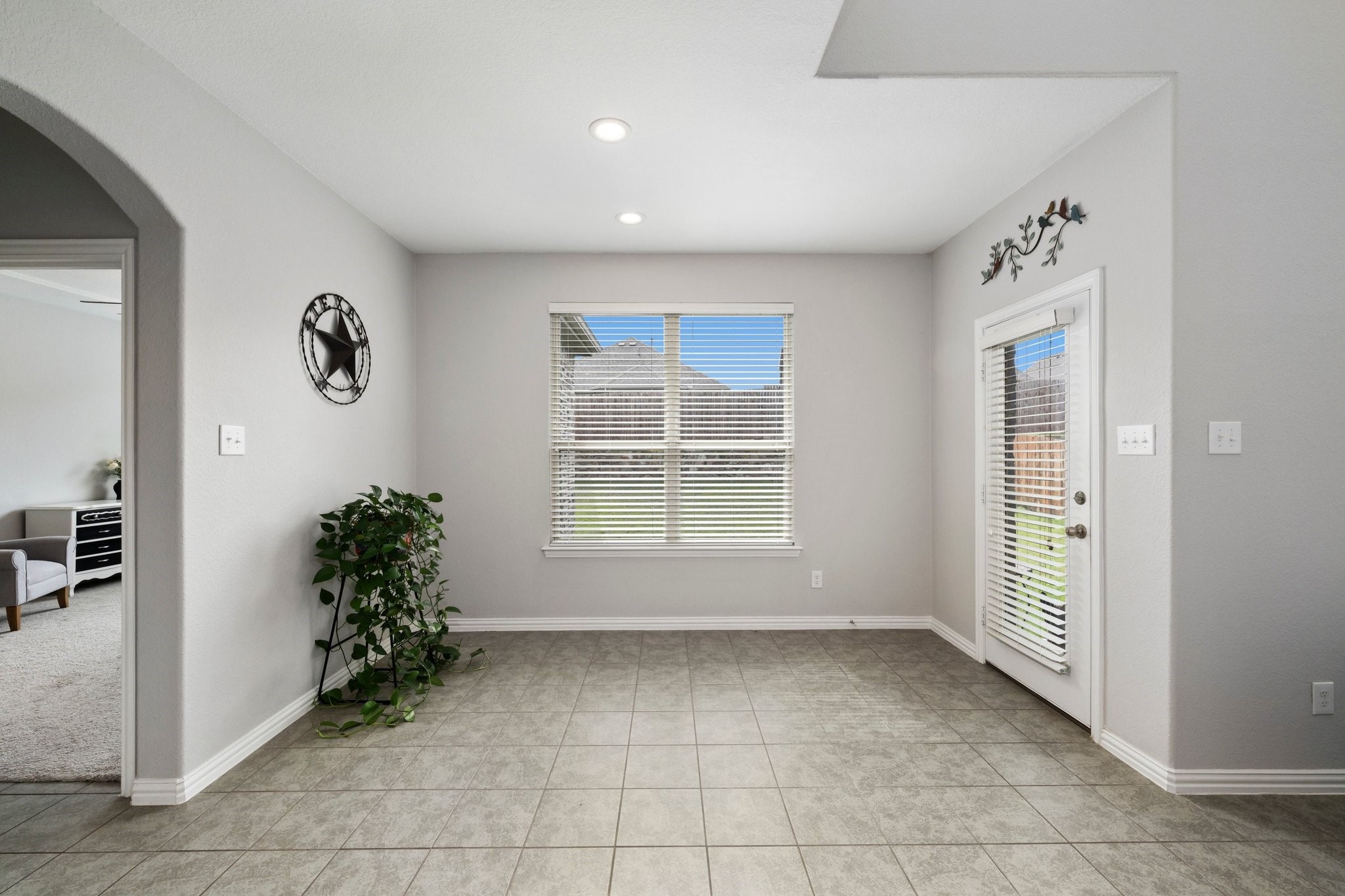 1712 Jessie Lane