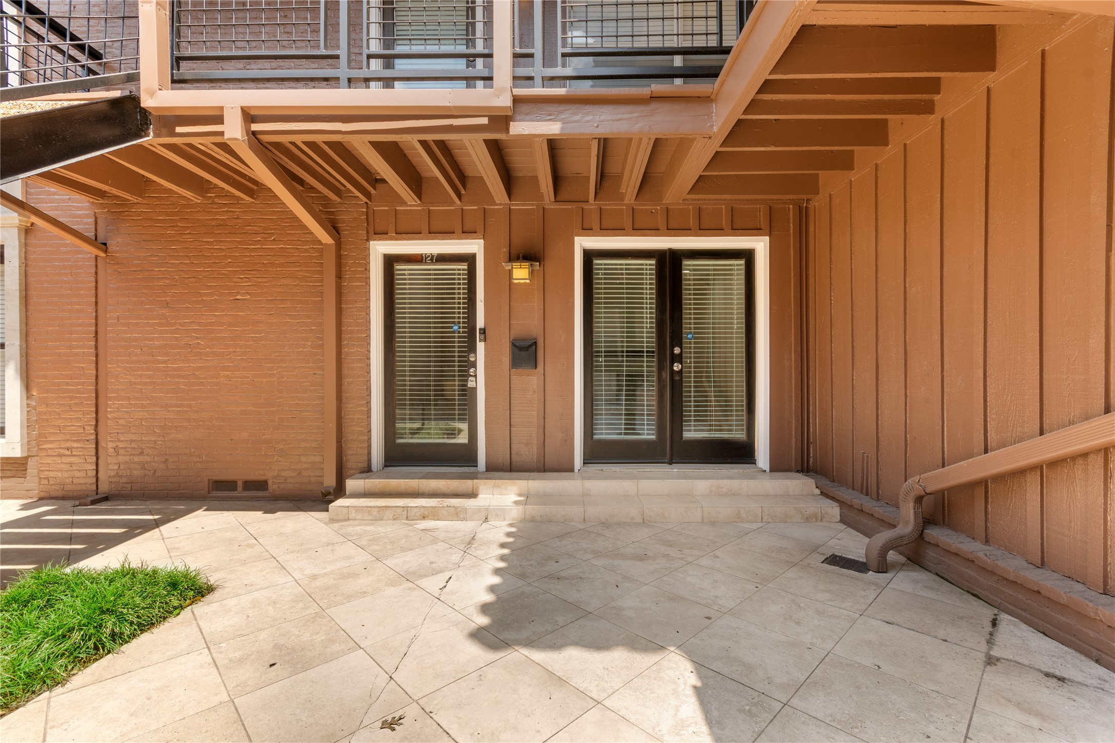 5928 Sandhurst Lane 127