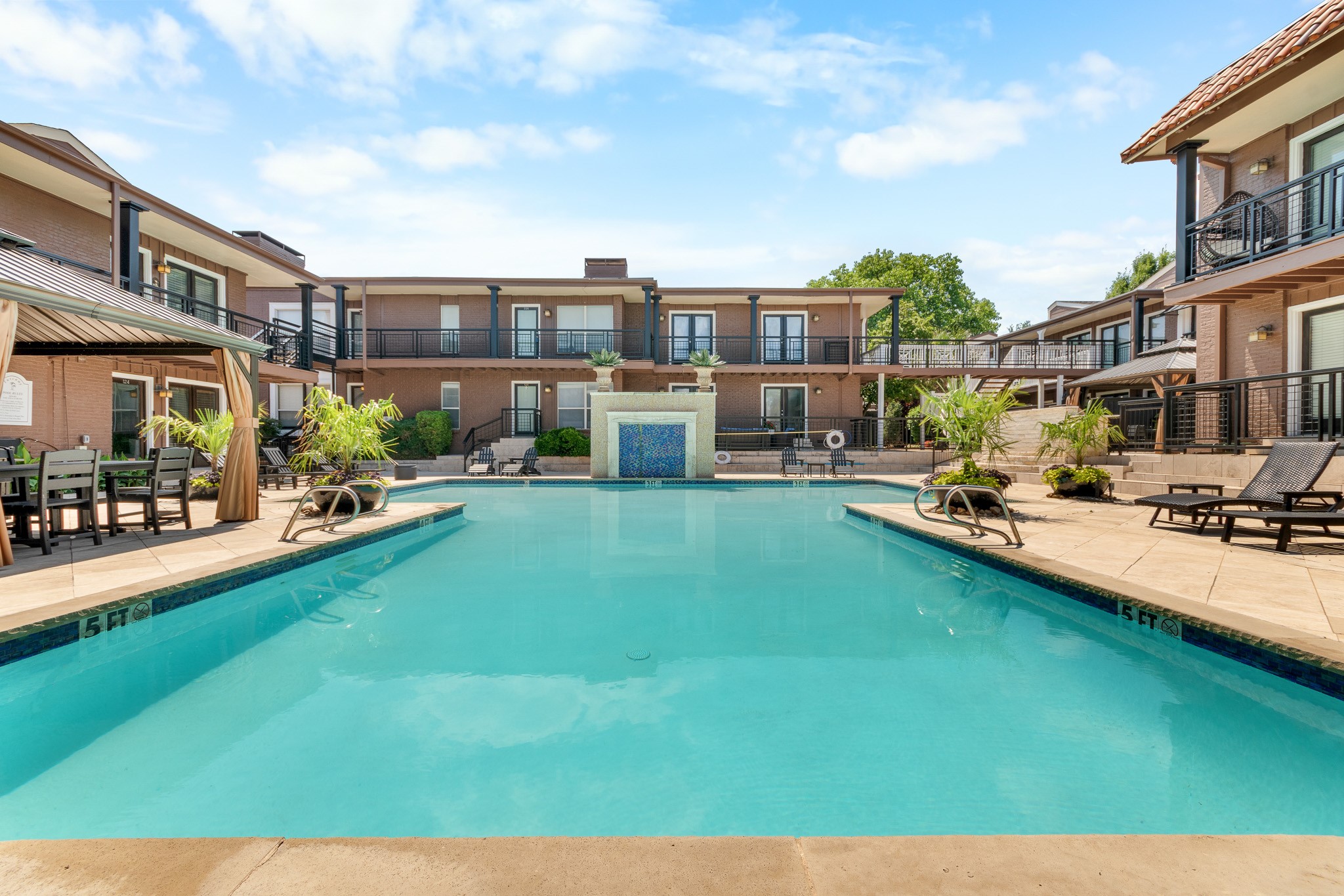 5928 Sandhurst Lane 127