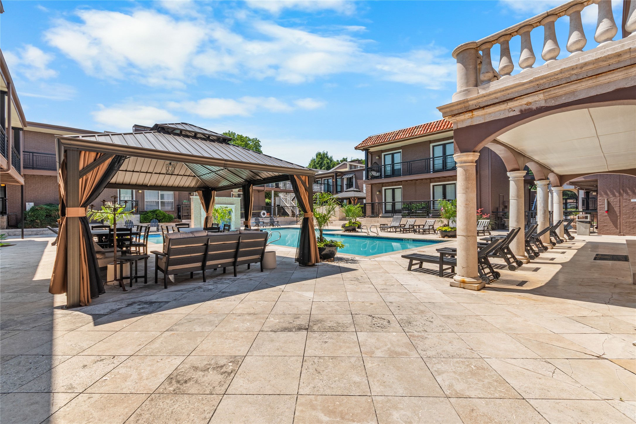 5928 Sandhurst Lane 127
