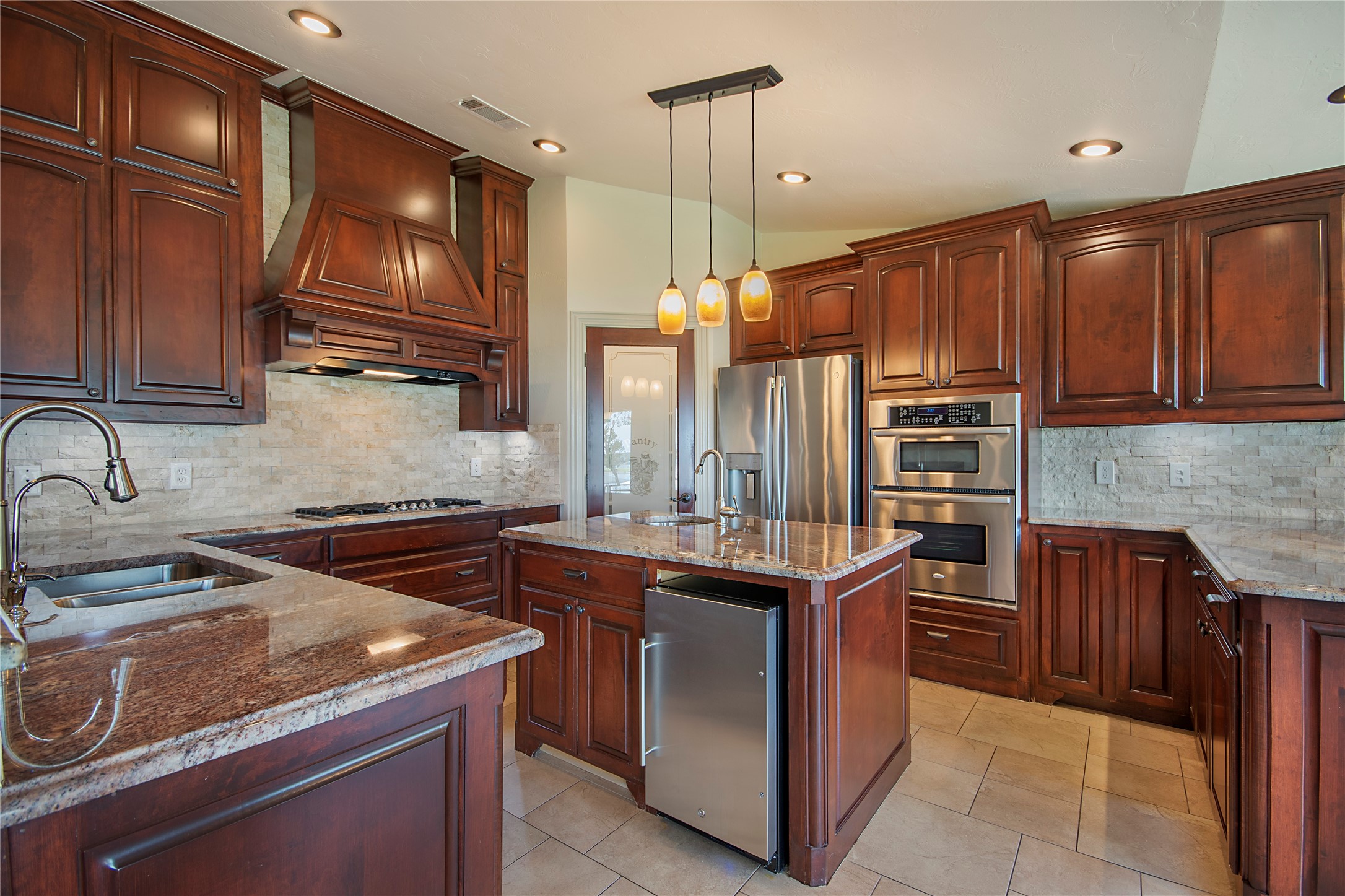 1227 Kiowa Drive W