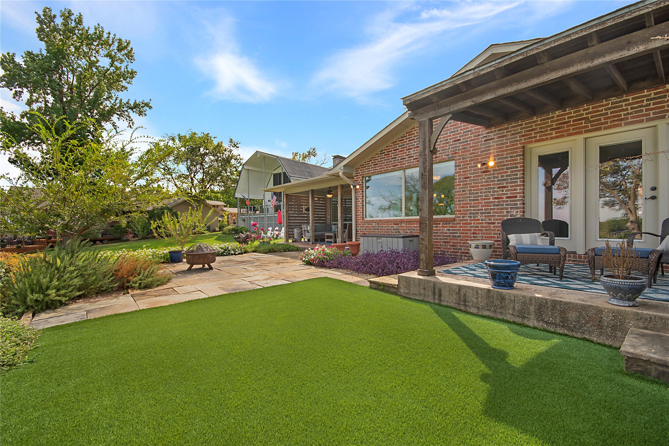 1227 Kiowa Drive W