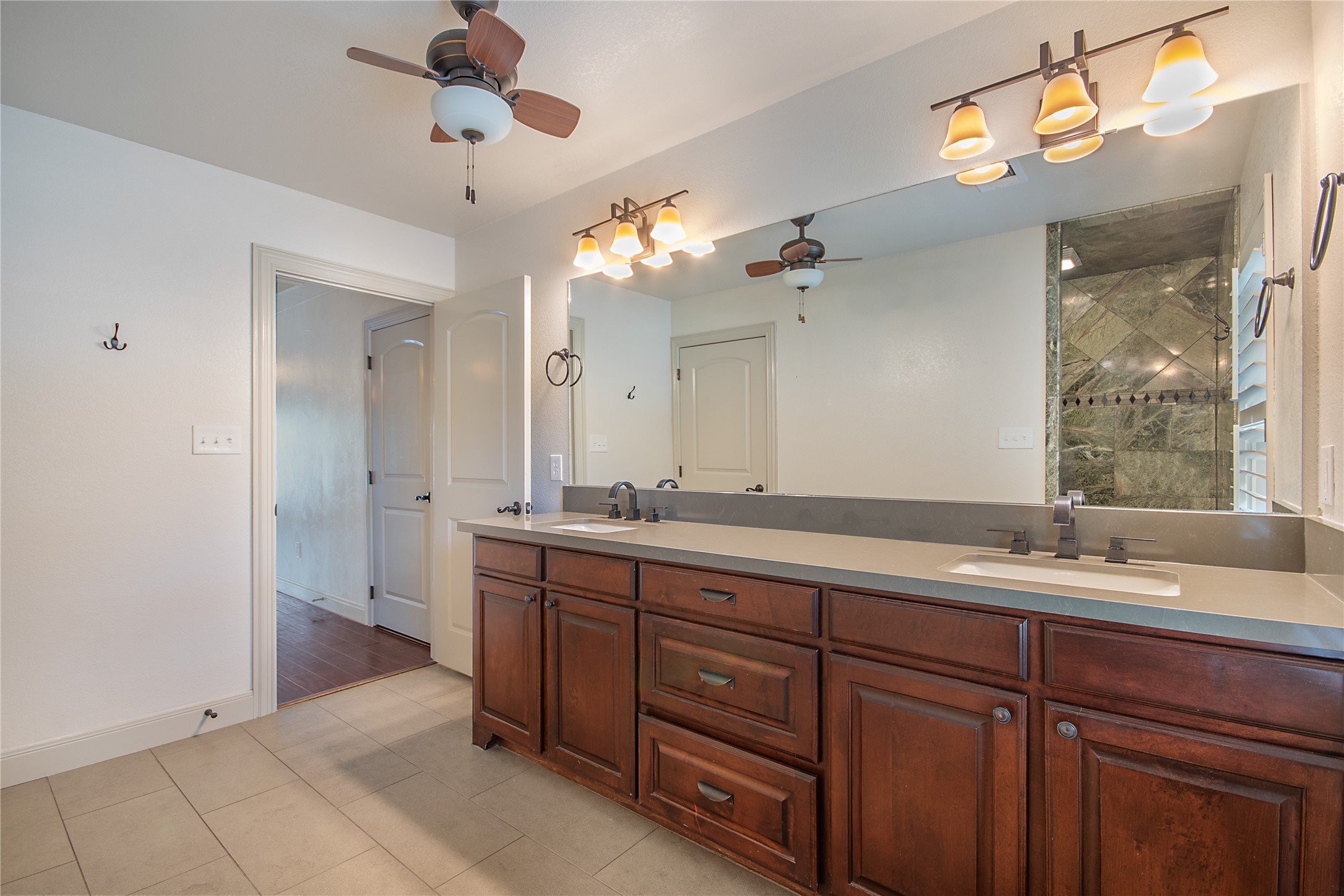 1227 Kiowa Drive W