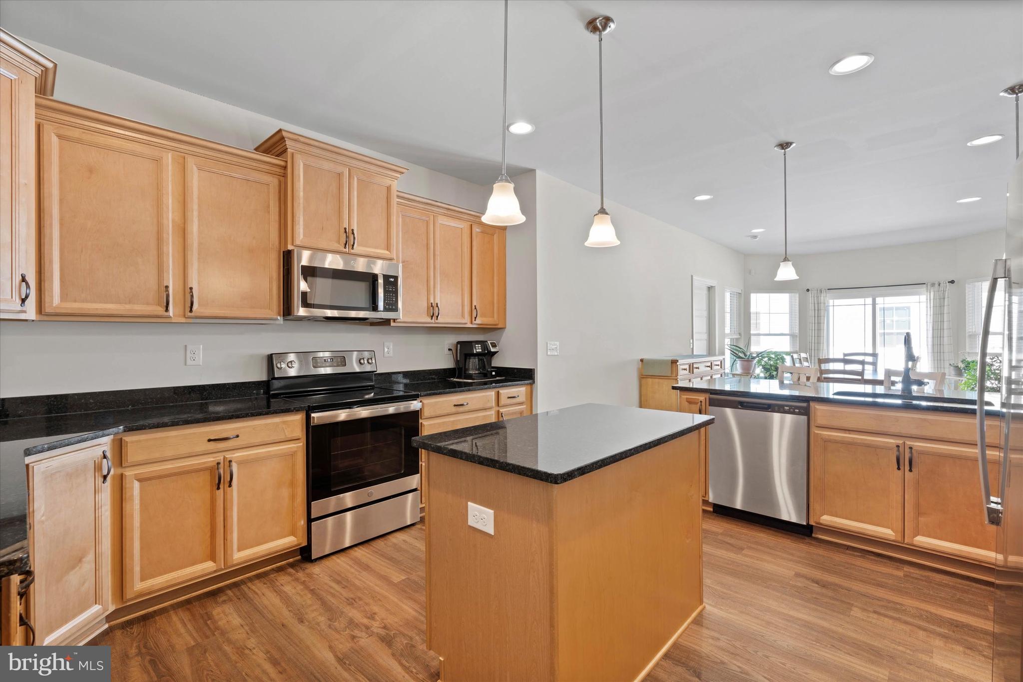 435 Gladys St