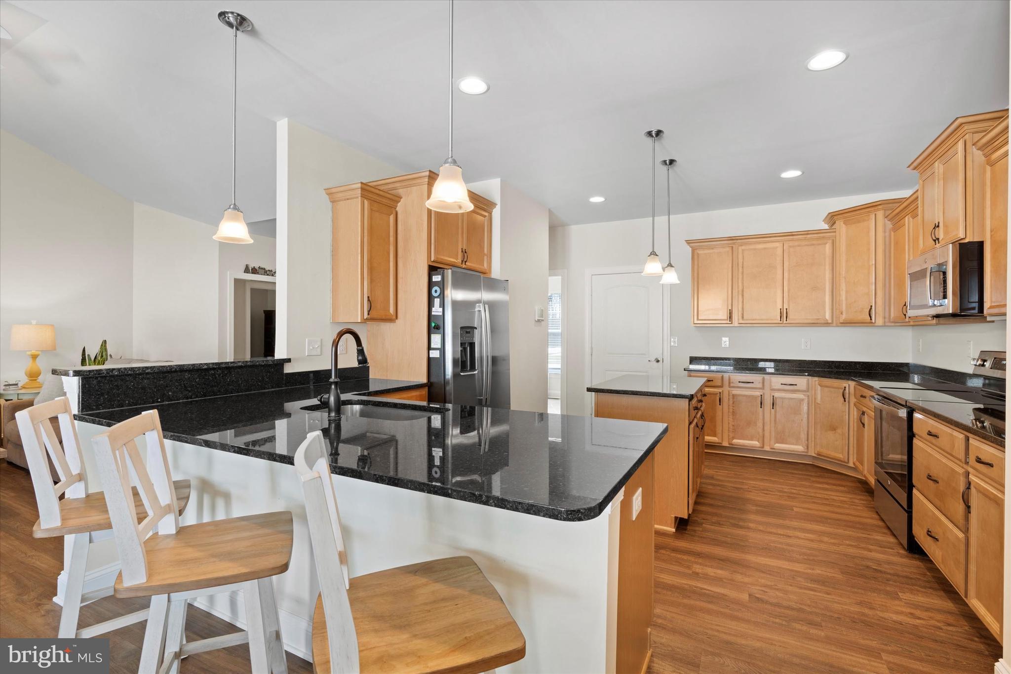 435 Gladys St
