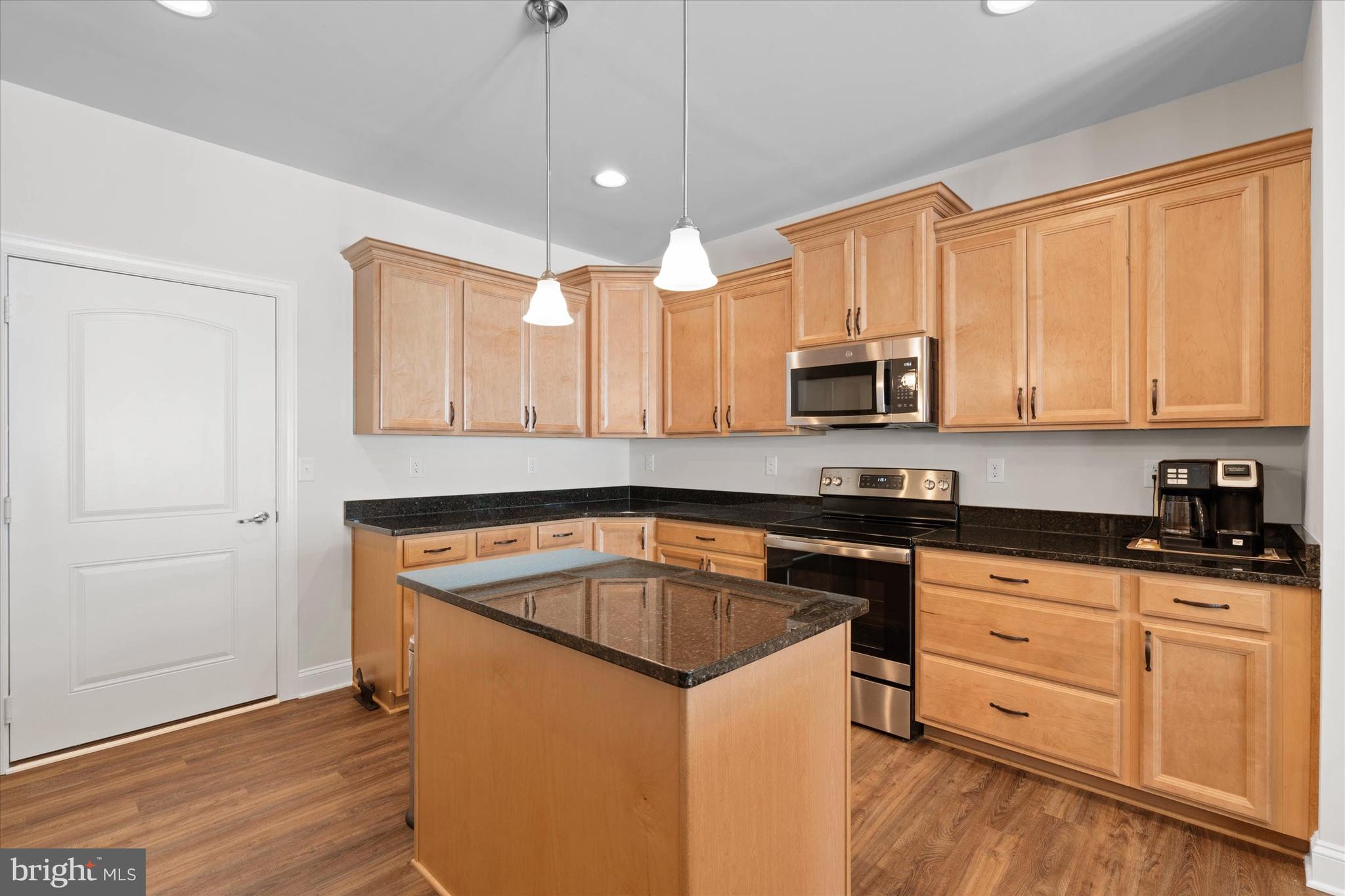 435 Gladys St