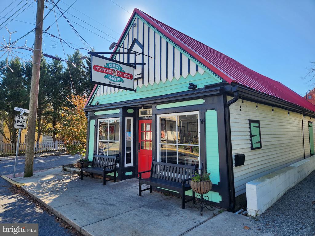 213 Mill Pond Ave