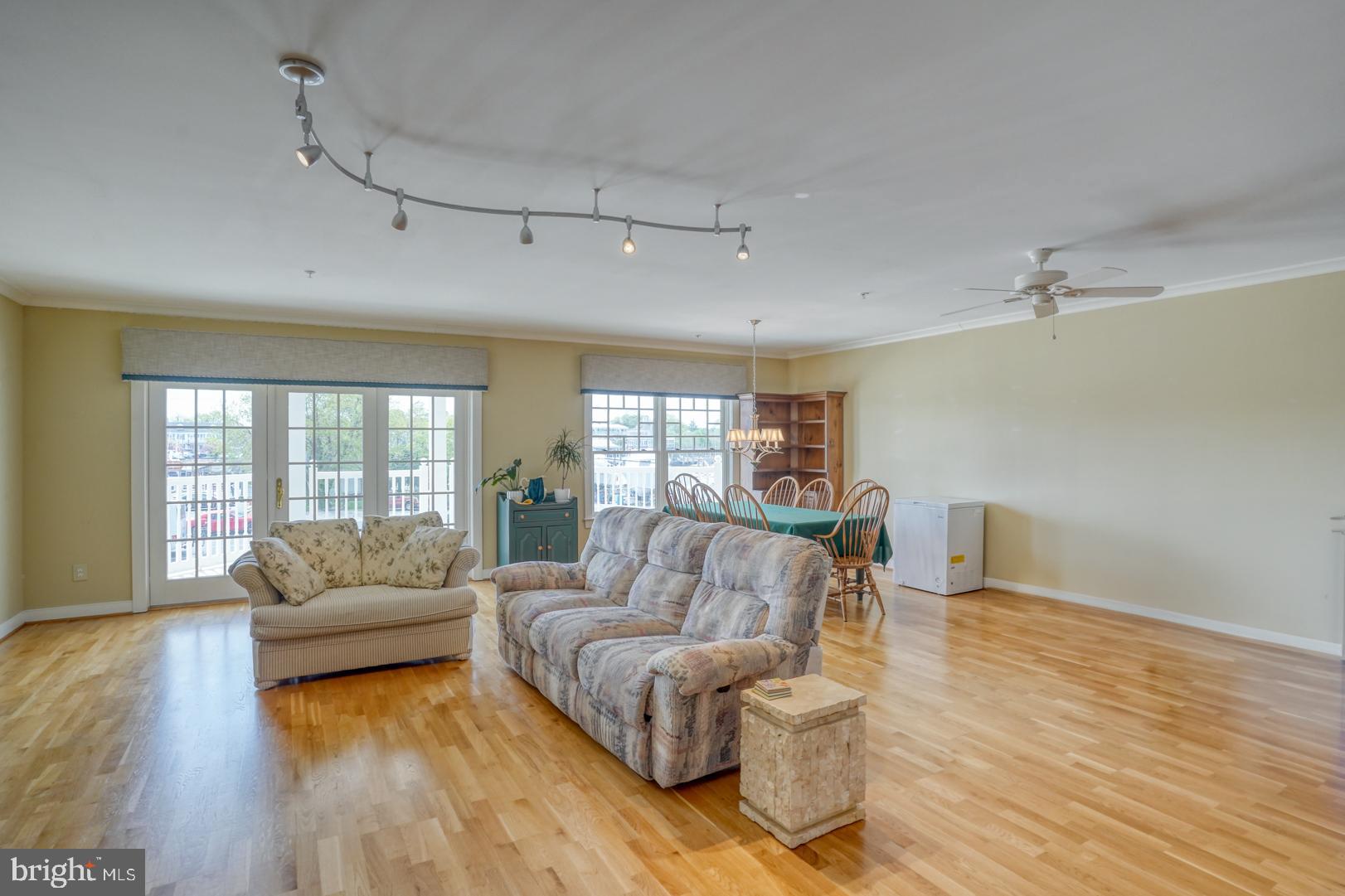 110 ANGLERS ROAD 204