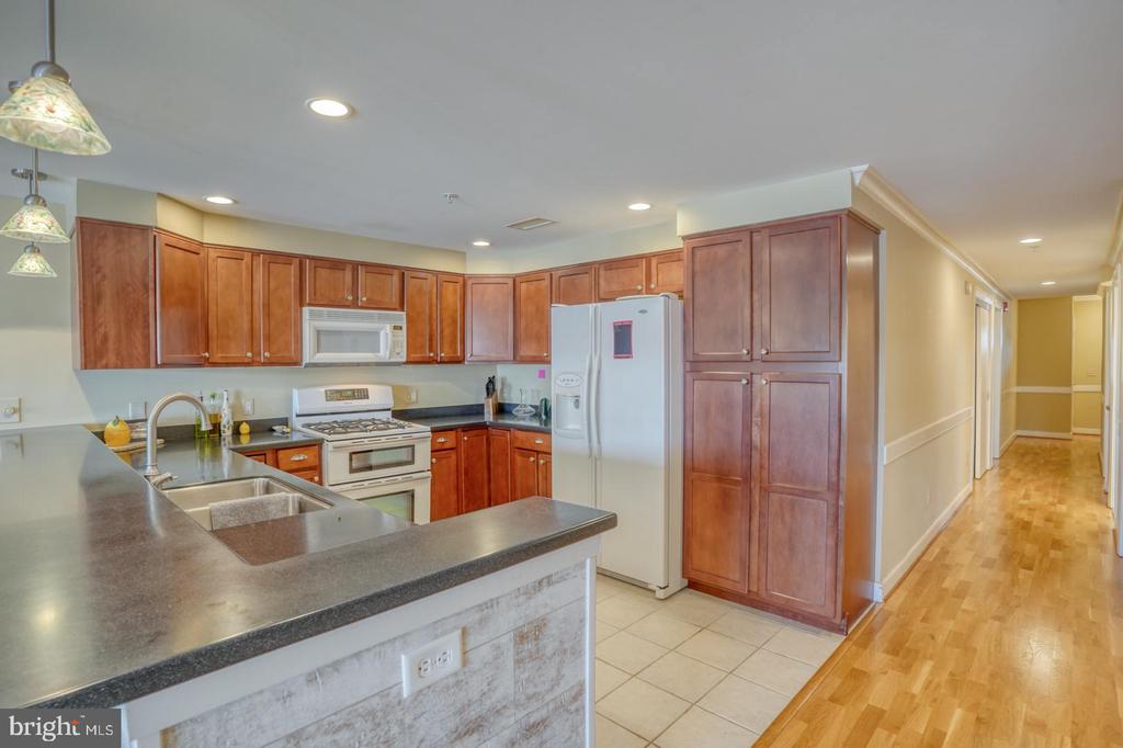 110 ANGLERS ROAD 204