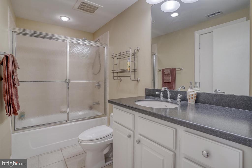 110 ANGLERS ROAD 204