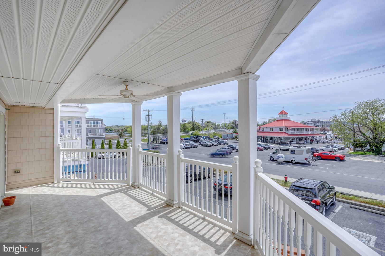 110 ANGLERS ROAD 204