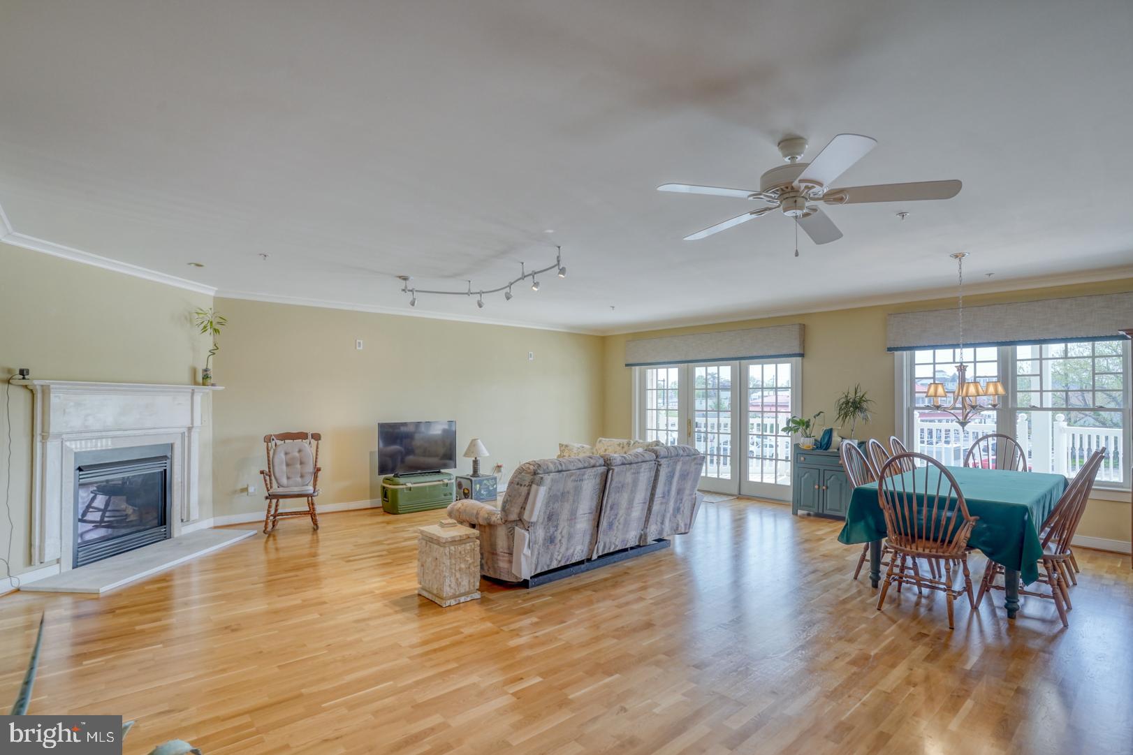 110 ANGLERS ROAD 204