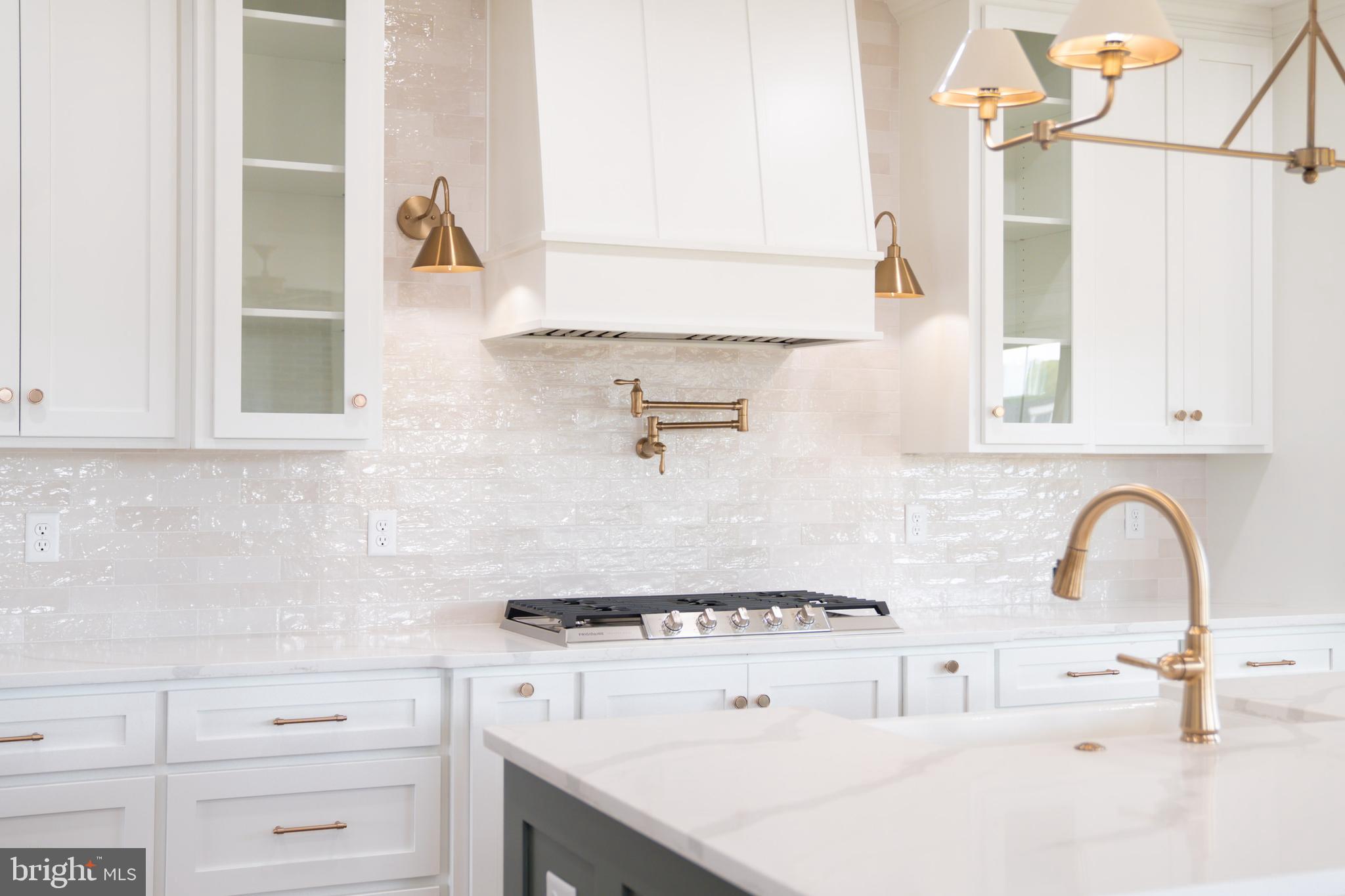 22430 HUMMINGBIRD ROAD