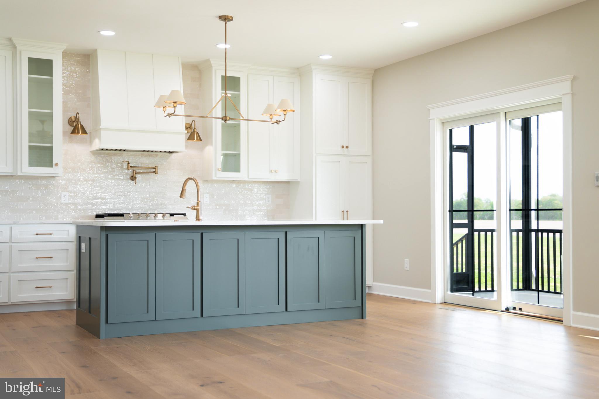 22430 HUMMINGBIRD ROAD