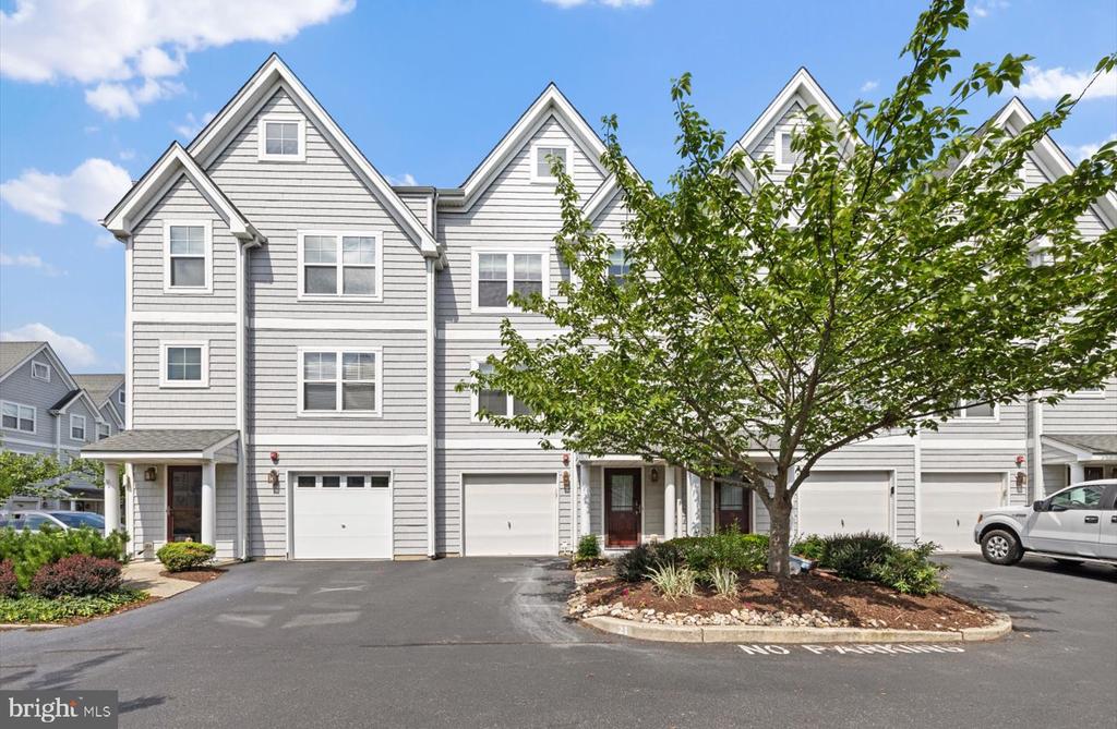 21 CANAL LANDING COURT