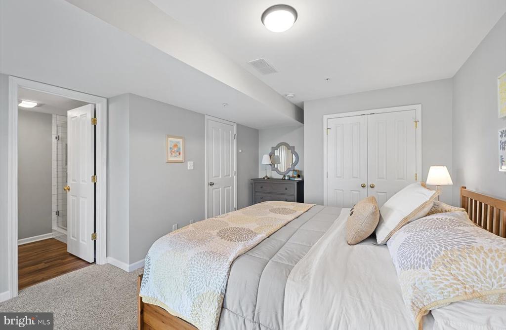 21 CANAL LANDING COURT