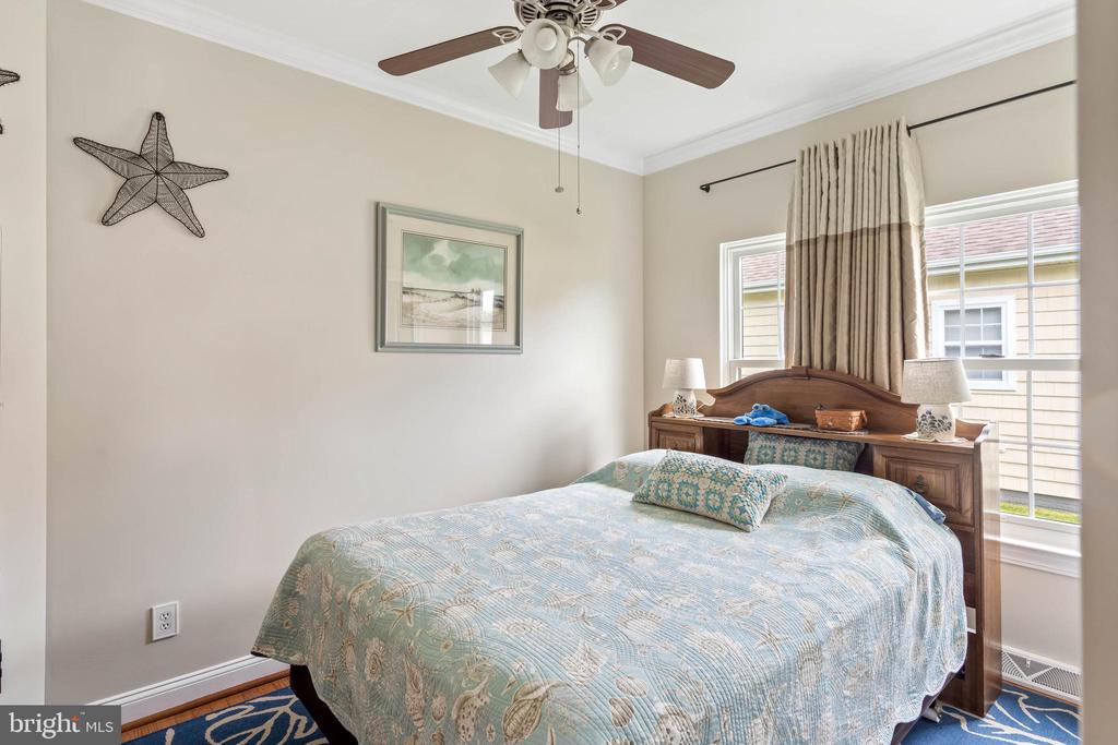 20234 WHITEHEAD CIRCLE 100
