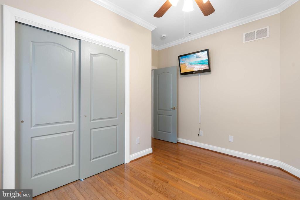 20234 WHITEHEAD CIRCLE 100