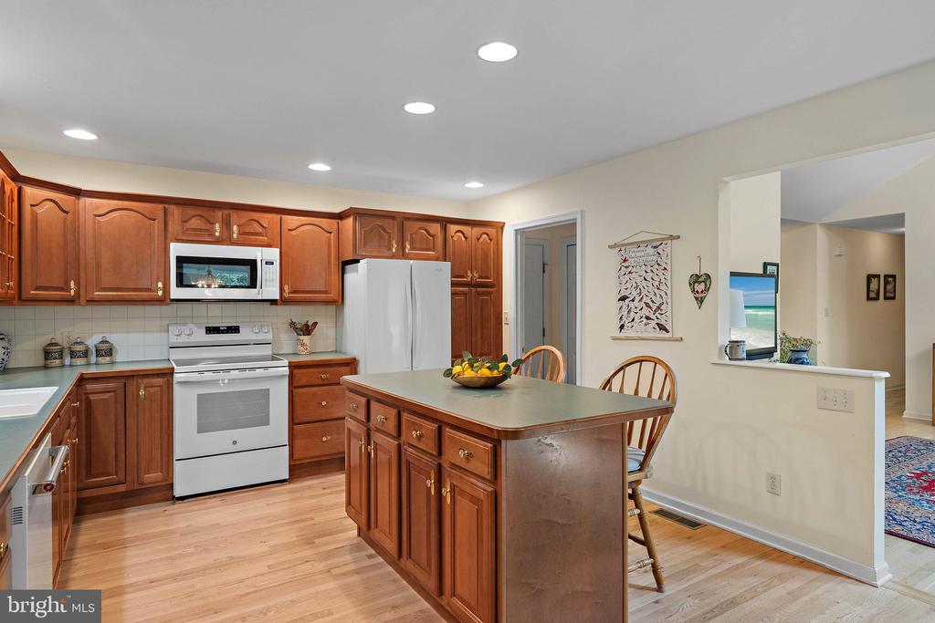 110 S WHITE CEDAR DRIVE