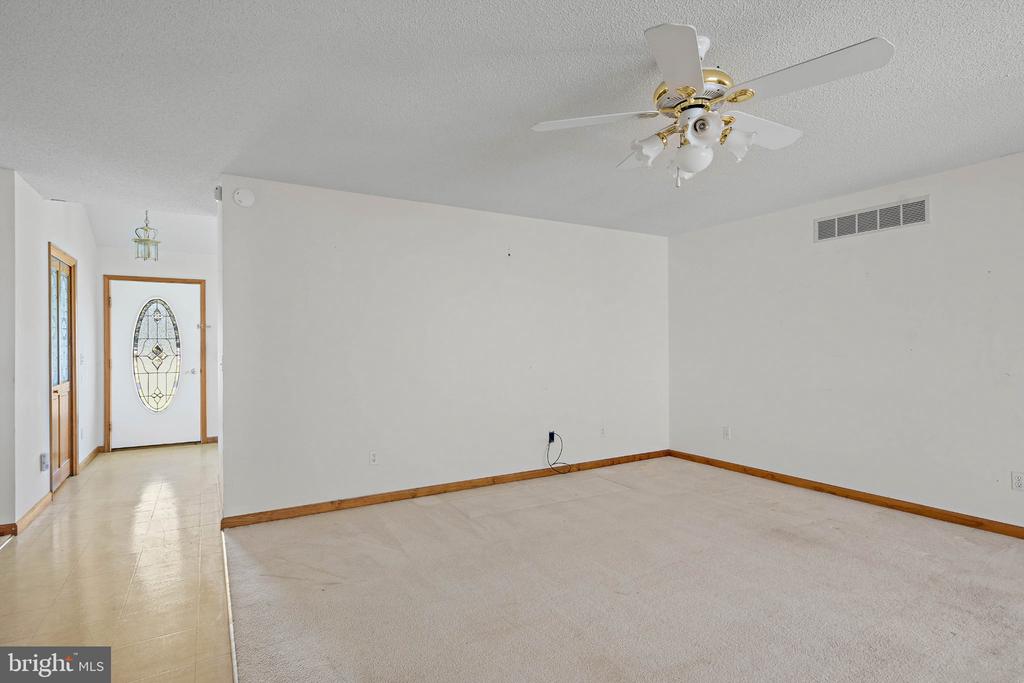3 NICHOLE DRIVE