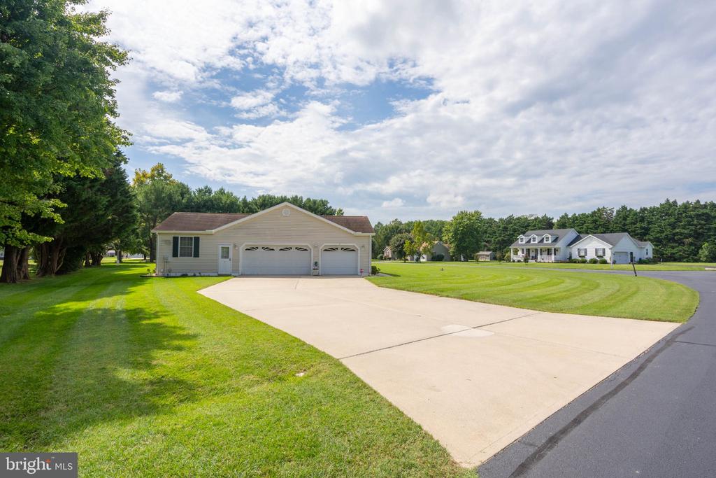 3 NICHOLE DRIVE