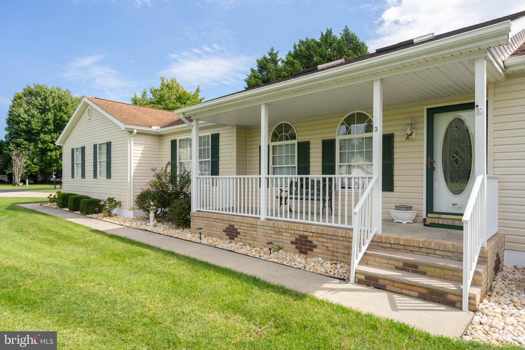 3 NICHOLE DRIVE